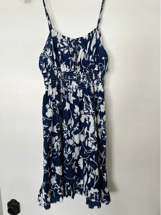 SHEIN Dresses & Skirts - Woman’s Small midi white and blue flowers summer dress short